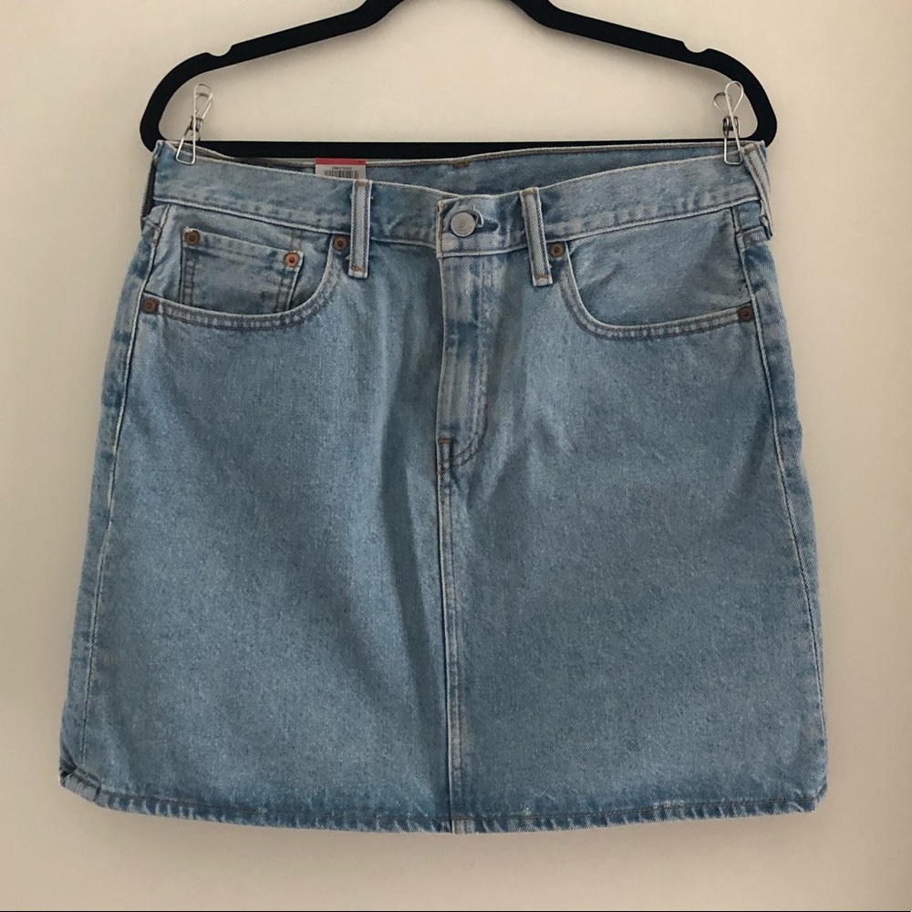 NWT Levi’s 30 waist Denim Mini Skirt